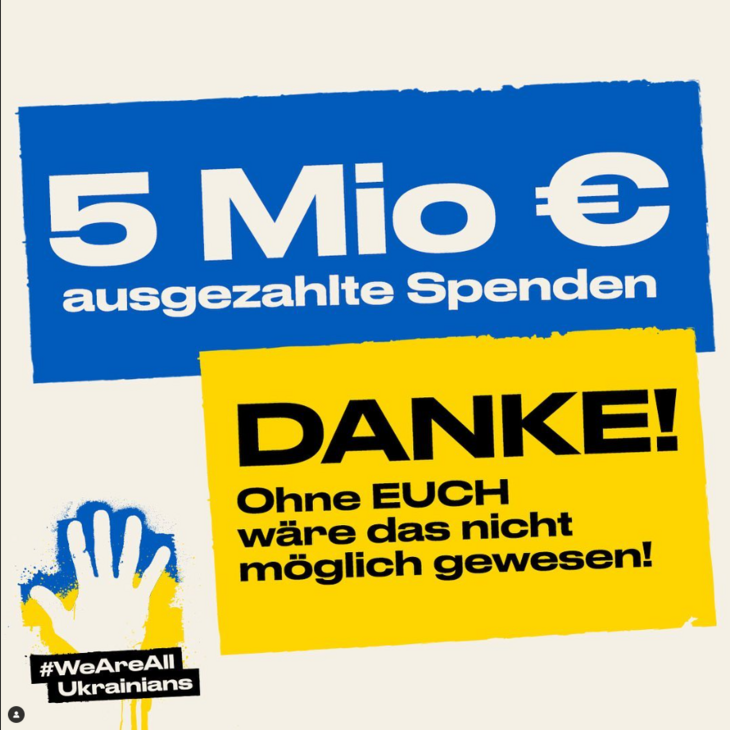 [Translate to english (intl):] Blau-gelb gestaltete Danksagung der gemeinnützigen Initiative #WeAreAllUkrainians für 5 Millionen Euro an Spenden